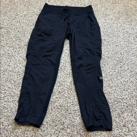 Lululemon Street to Studio Black Size 6 Women's Pants - Picture 4 of 9